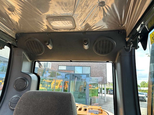 Hyundai - 2018 - hx130 lcr - rupsgraafmachine - afbeelding 28 van  54