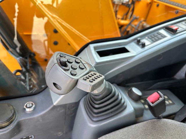 Hyundai - 2018 - hx130 lcr - rupsgraafmachine - afbeelding 32 van  54