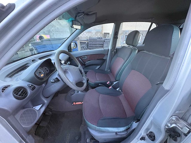 Hyundai - atos - 1.1i active joy - car - 2007 - afbeelding 2 van  17