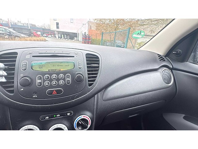 Hyundai - i10 - 1.1 active - car - afbeelding 6 van  18