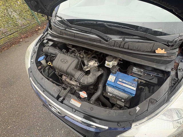 Hyundai - i10 - 1.1 active - car - afbeelding 9 van  18