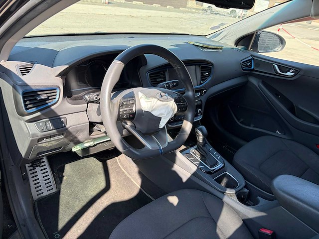 Hyundai - ioniq - kmhc851cgku151055 - car - afbeelding 19 van  25