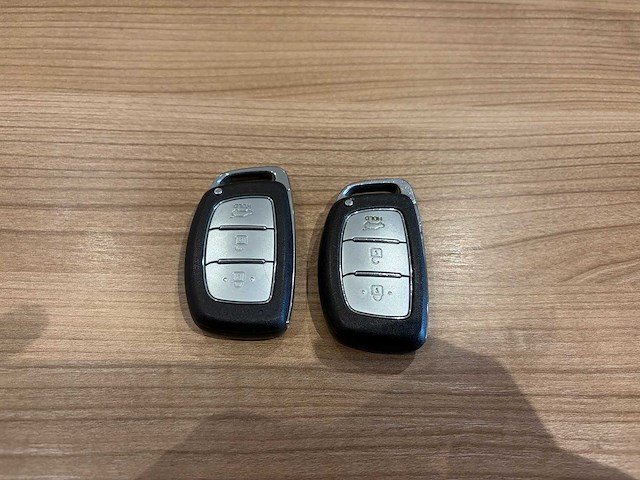 Hyundai - ioniq - kmhc851cgku151055 - schadewagen - afbeelding 18 van  25