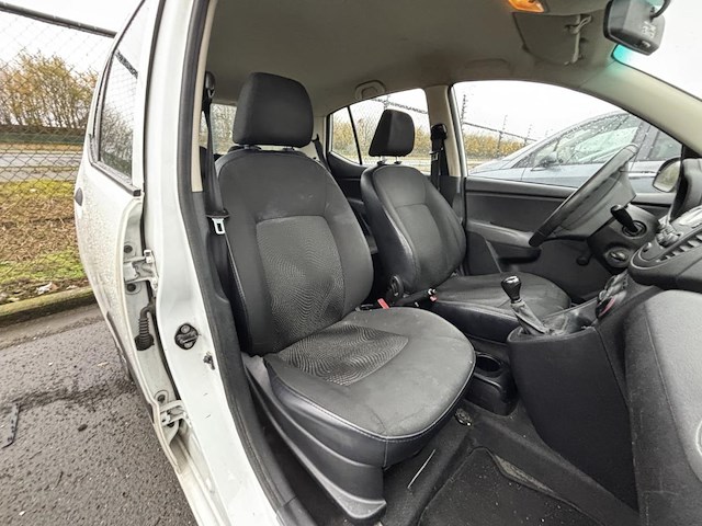 Hyundai i10 1.0i comfort bluedrive, 2011 - afbeelding 16 van  33