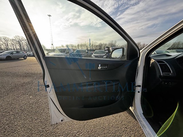 Hyundai i20 1.1 crdi bluedrive, 2015 - afbeelding 29 van  29