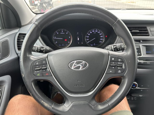 Hyundai i20 1.1 crdi cool,2015 - afbeelding 6 van  31