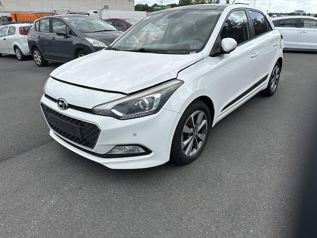 Hyundai i20 1.1 crdi cool,2015 - afbeelding 1 van  31
