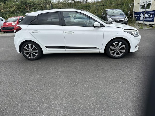 Hyundai i20 1.1 crdi cool,2015 - afbeelding 26 van  31