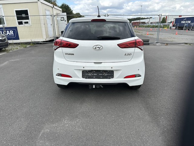 Hyundai i20 1.1 crdi cool,2015 - afbeelding 28 van  31