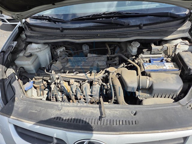 Hyundai i20 1.2i lounge, 2010 - afbeelding 10 van  39