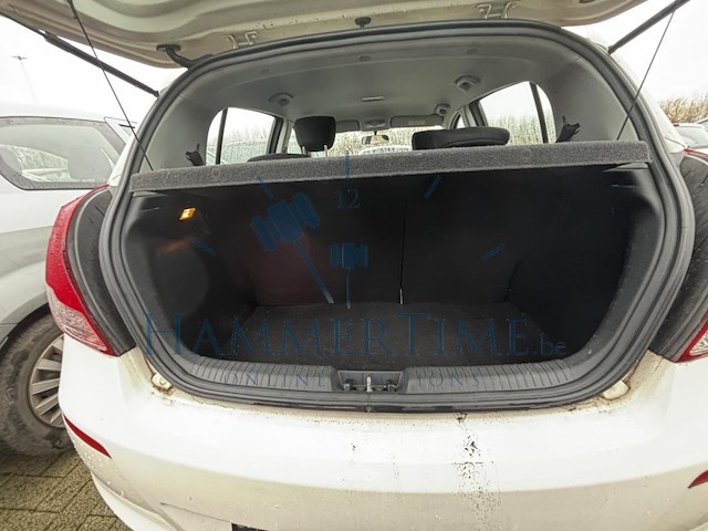 Hyundai i20 1.4 crdi comfort blue fap, 2013 - afbeelding 14 van  24