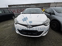Hyundai i20 1.4 crdi comfort blue fap, 2013 - afbeelding 12 van  24