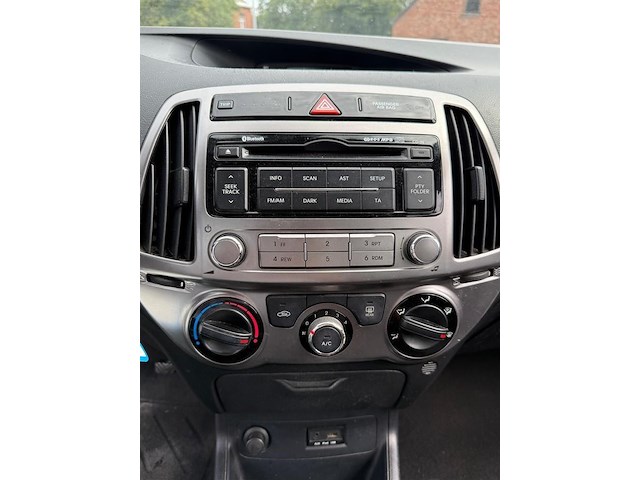 Hyundai i20, 2013 - afbeelding 12 van  19