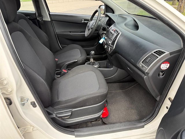 Hyundai i20, 2013 - afbeelding 16 van  19