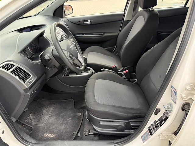 Hyundai i20, 2013 - afbeelding 8 van  19