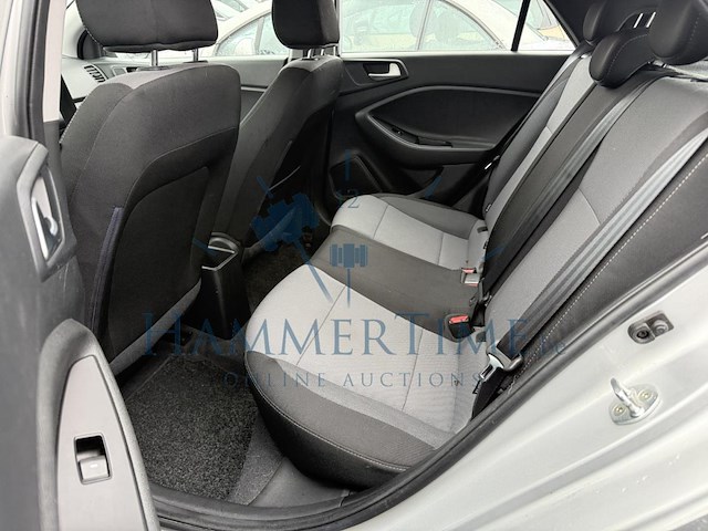 Hyundai i20 active 1.4 crdi pop, 2017 - afbeelding 11 van  26