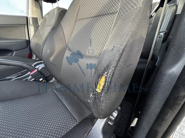 Hyundai i30 1.4i comfort, 2010 - afbeelding 3 van  32