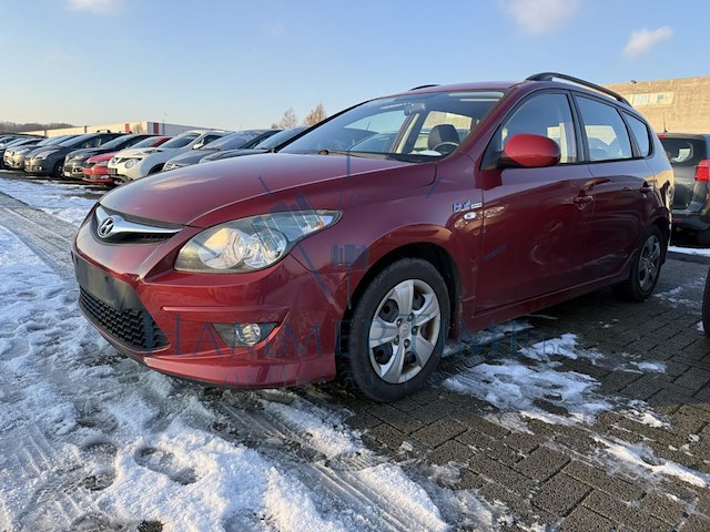 Hyundai i30 crosswagon comfort plus crdi 128 isg stop&go, 2011 - afbeelding 1 van  28