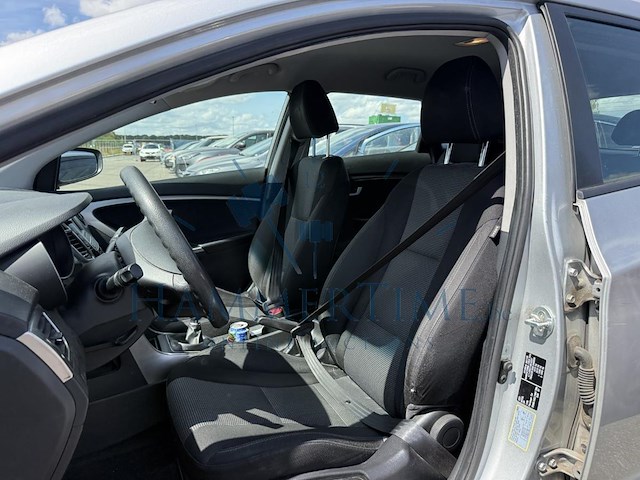 Hyundai i30 wagon pure crdi, 2014 - afbeelding 2 van  32