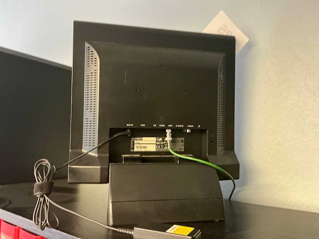Hyundai l17t monitor - afbeelding 2 van  3