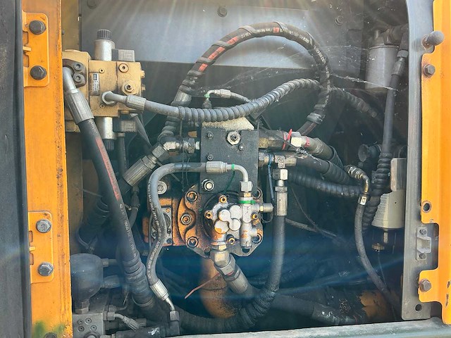 Hyundai robex180lc-7a rupsgraafmachine - afbeelding 18 van  25