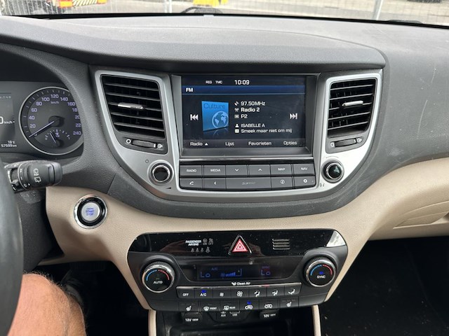 Hyundai tucson 1.6 t-gdi 4wd executive dct 177 at,2016 - afbeelding 7 van  33