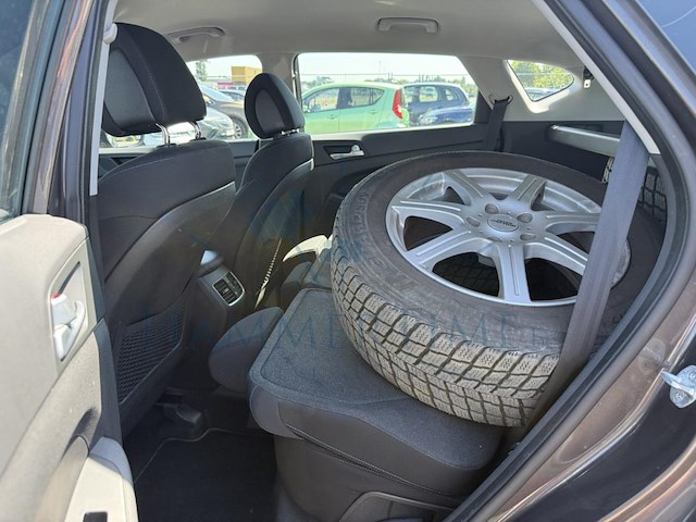 Hyundai tucson 1.7 crdi 2wd launch edition isg, 2016 - afbeelding 13 van  29
