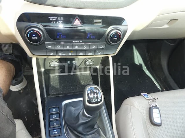 Hyundai tucson 1.7 crdi business car (2016-228.050 km) - afbeelding 15 van  46
