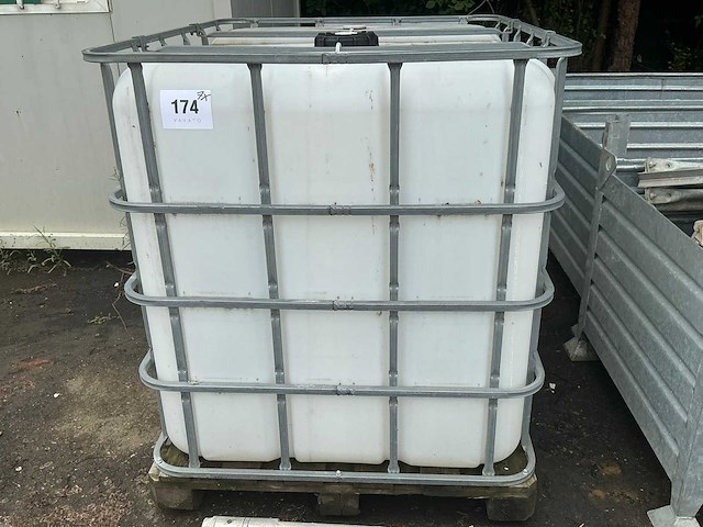 Ibc container (7x) - afbeelding 2 van  2