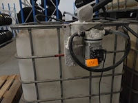 Ibc container adblue met pomp piusi