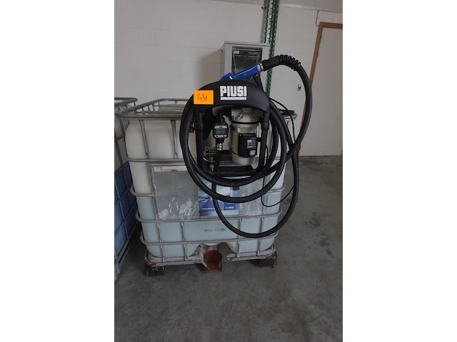 Ibc container adblue met pomp piusi - afbeelding 1 van  6