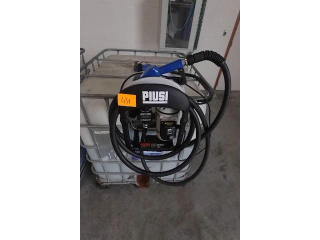Ibc container adblue met pomp piusi - afbeelding 6 van  6
