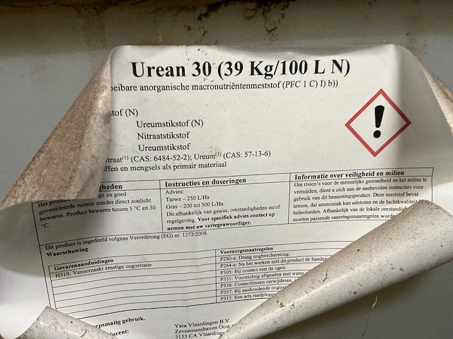 Ibc-container met meststof - afbeelding 2 van  2