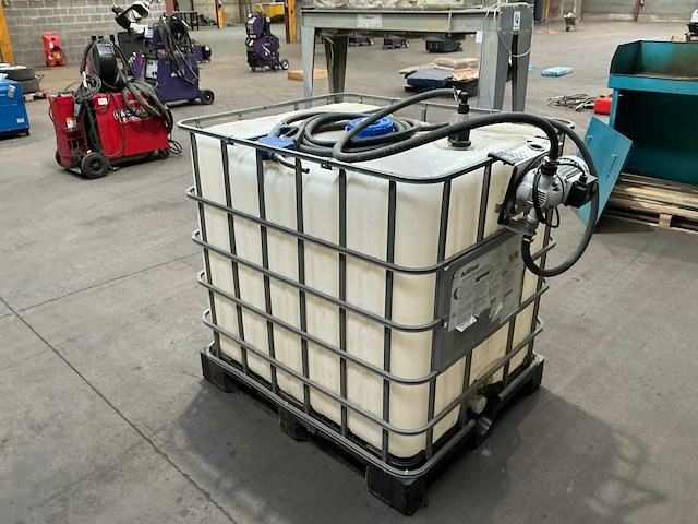 Ibc container met piusi pomp en vulpistool - afbeelding 3 van  8