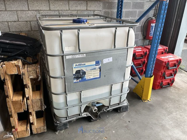 Ibc-container met plm 200 l adblue - afbeelding 1 van  5