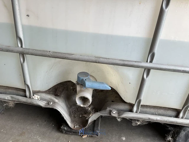 Ibc-container met plm 200 l adblue - afbeelding 4 van  5