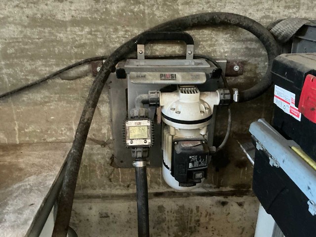 Ibc container met pomp en pistool (2x) - afbeelding 4 van  8