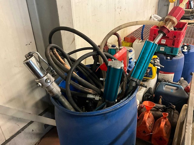 Ibc container, pompen en jerrycans - afbeelding 9 van  14