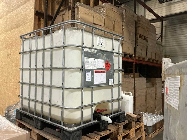 Ibc container - afbeelding 1 van  2