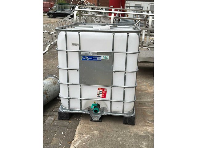 Ibc-container - afbeelding 3 van  3