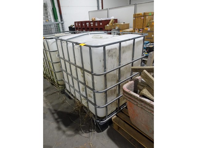Ibc container - afbeelding 1 van  2