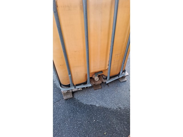 Ibc container - afbeelding 2 van  2