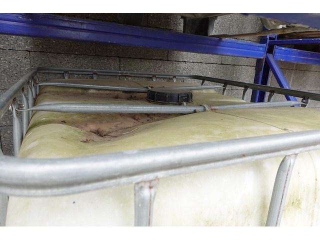 Ibc container - afbeelding 2 van  2