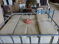 Ibc-container - afbeelding 3 van  4