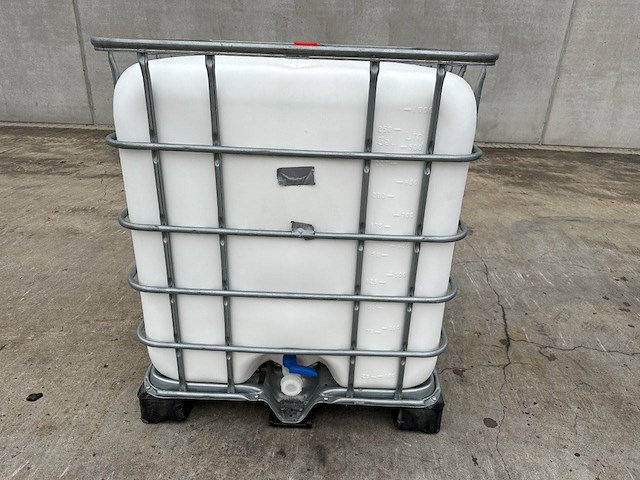 Ibc-tank met zeep/shampoo 1000lt - afbeelding 1 van  1