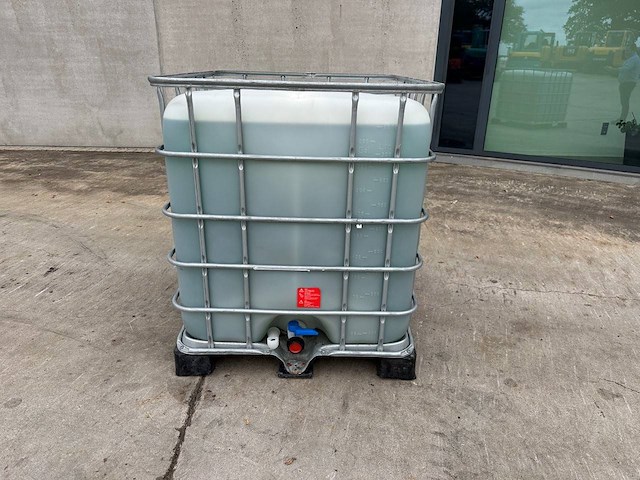 Ibc-tank met zeep/shampoo 1000lt - afbeelding 1 van  1