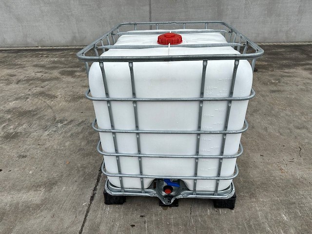 Ibc-tank met zeep/shampoo 1000lt - afbeelding 1 van  1