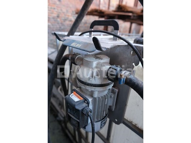 Ibc-tank + pomp - afbeelding 1 van  7