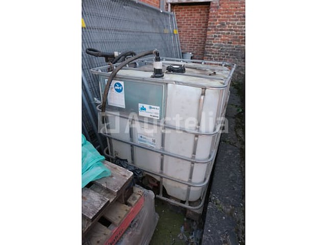 Ibc-tank + pomp - afbeelding 5 van  7