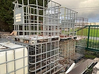 Ibc-vat compleet met 6 diverse lege kooien - afbeelding 5 van  5